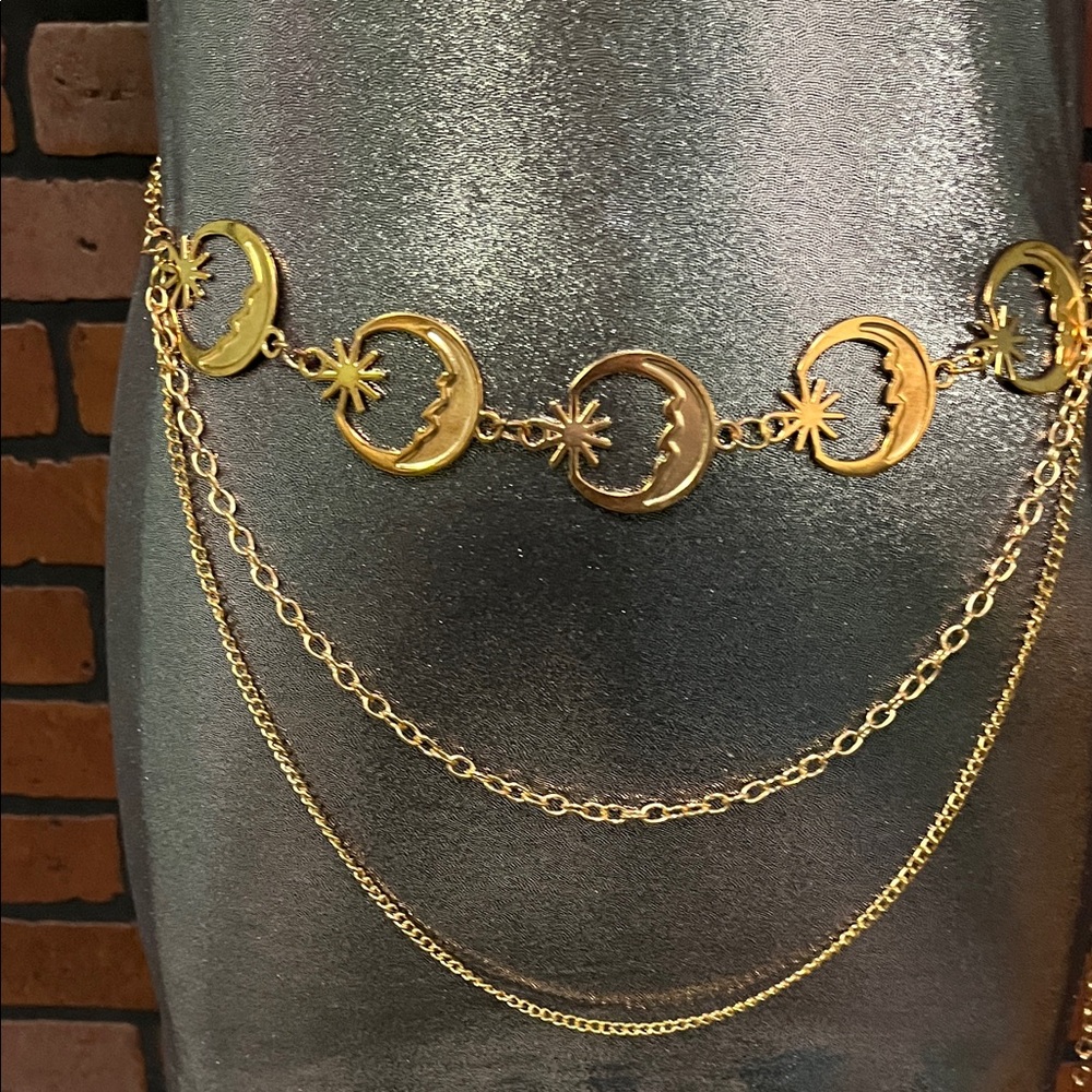 Gold Moon and Star Chain Belt - Picture 2 of 5